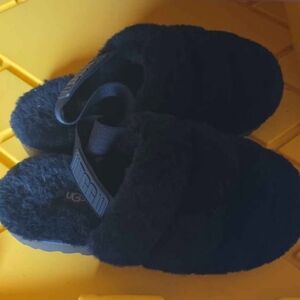 UGG Womens Black Fluff Slippers